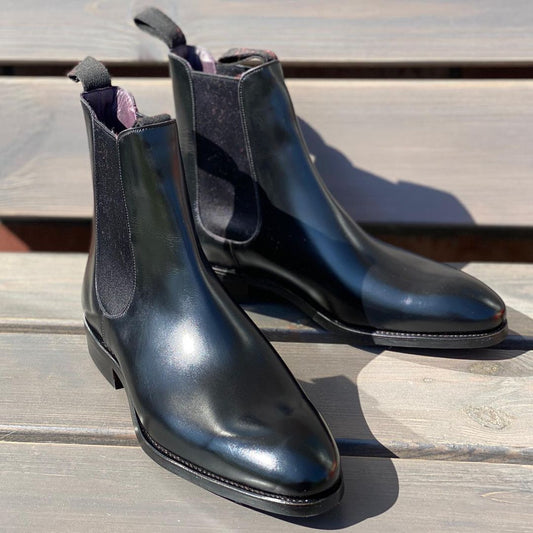 Classic pure black men's luxury Chelsea boots